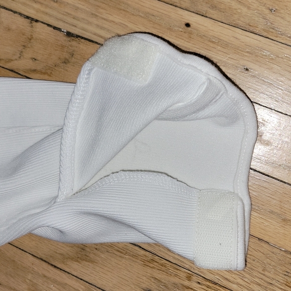 Equistar equi tuff white LDS full seat breech size 32R - Picture 5 of 7